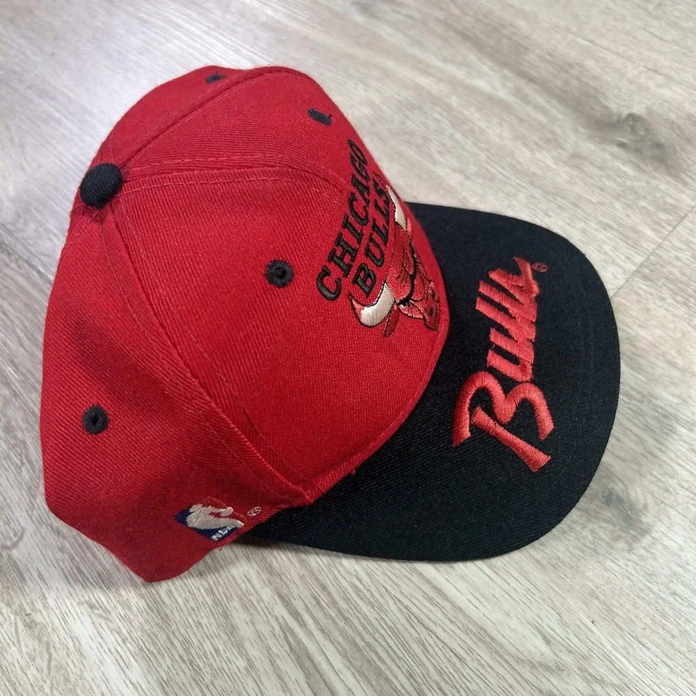 VTG Sports Specialties Chicago Bulls Script Snapback Hat NBA‎ Black Red Wool Cap